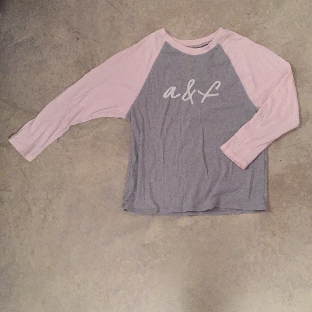 Super soft Abercrombie Kids baseball tee